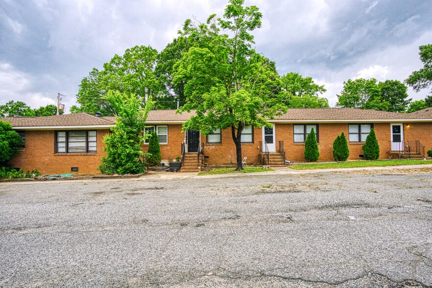 More Photos Of 19612 & 19630 Oak St, Cornelius Apartments For Sale