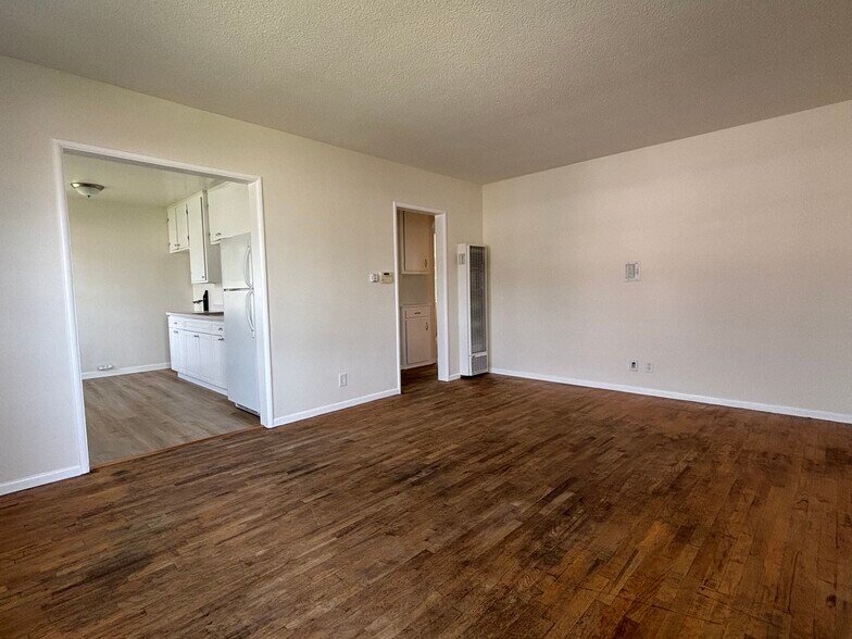More Photos Of 14522 Avis Ave, Lawndale Apartments For Sale