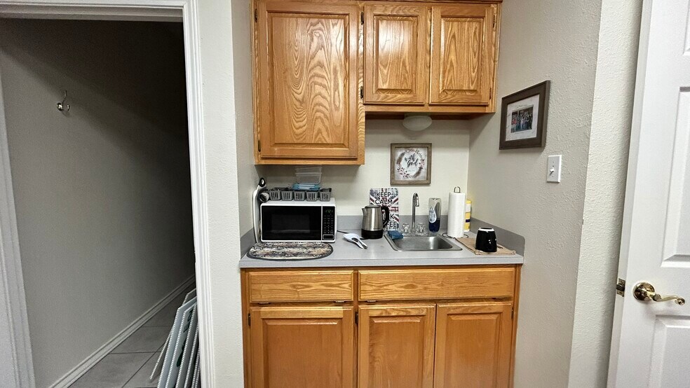 More Photos Of 2527 Highway 361, Ingleside Office For Lease