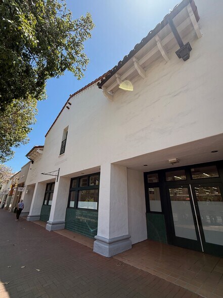 More Photos Of 1113 State St, Santa Barbara General Retail For Lease
