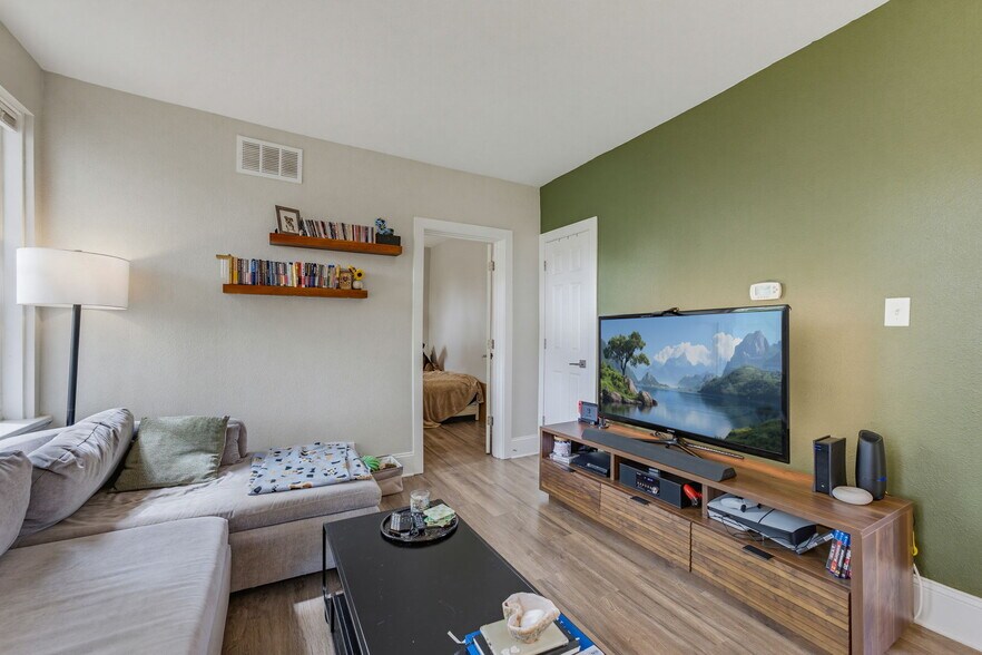 More Photos Of 2436 S Wentworth Ave, Milwaukee Apartments For Sale