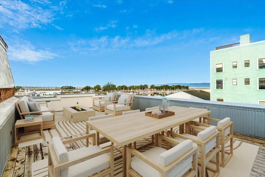 Primary Photo Of 507 2nd St, Eureka General Retail For Sale