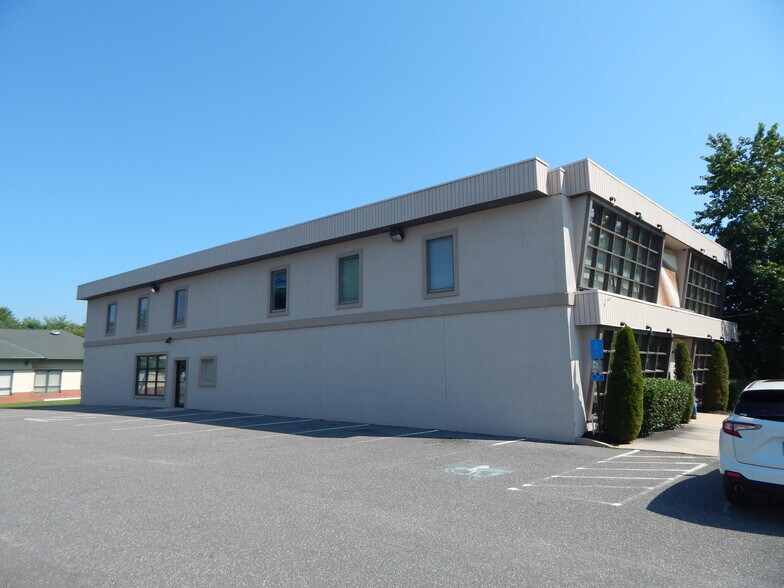 More Photos Of 1915 New Rd, Northfield Office For Lease