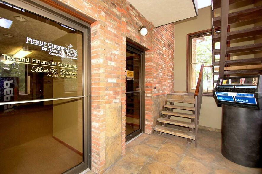 More Photos Of 2649 N Main St, Sunset Office For Sale