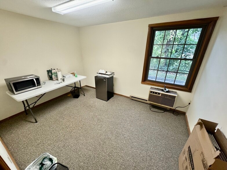 More Photos Of 24 West Rd, Ellington Apartments For Sale