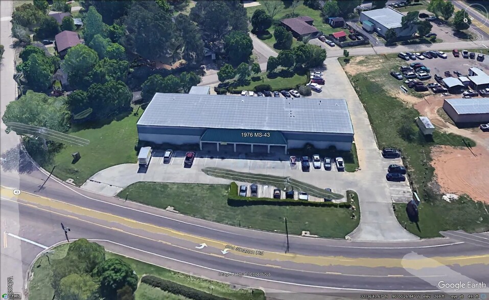 More Photos Of 1976 Highway 43 N, Canton Storefront For Lease