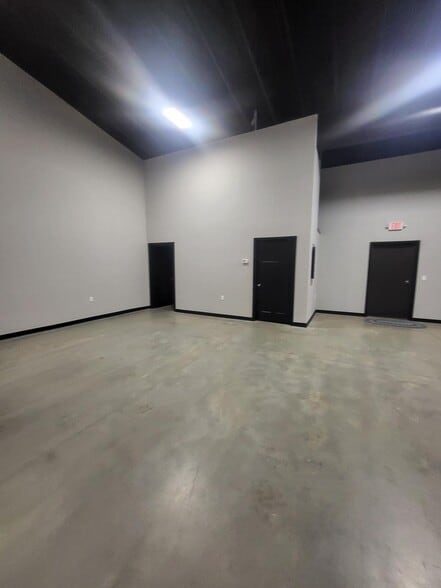 More Photos Of 1131 Lincoln Ave SW, Huron Freestanding For Lease