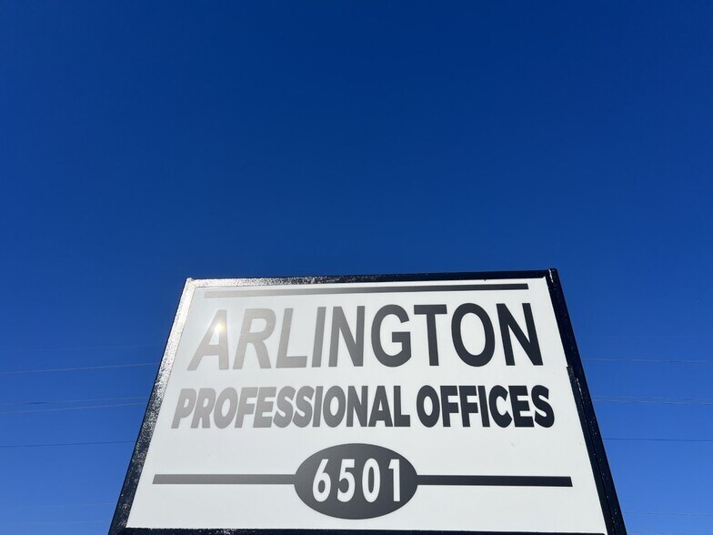 More Photos Of 6501 Arlington Expy, Jacksonville Office For Sale