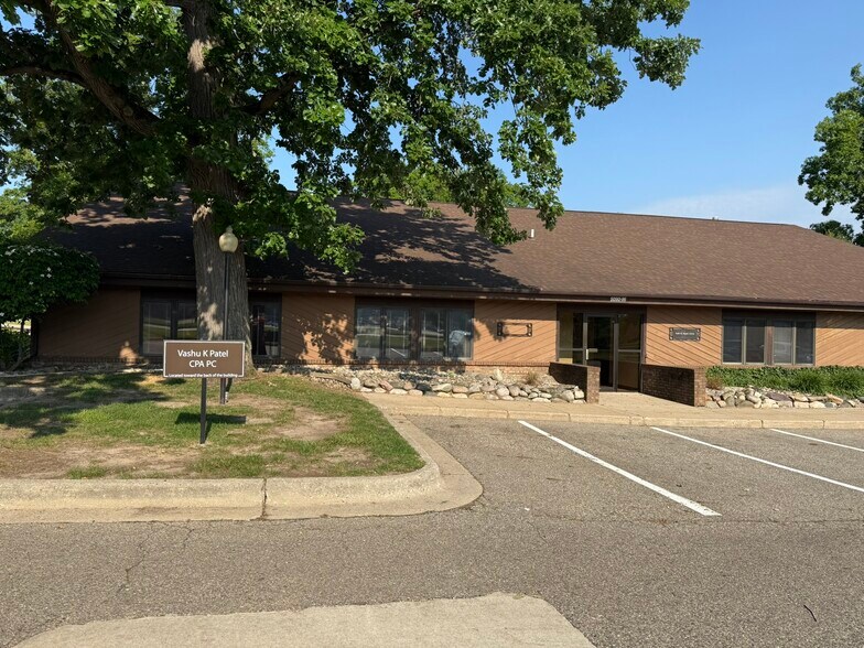 More Photos Of 5090-5096 Lovers Ln, Kalamazoo Office For Lease