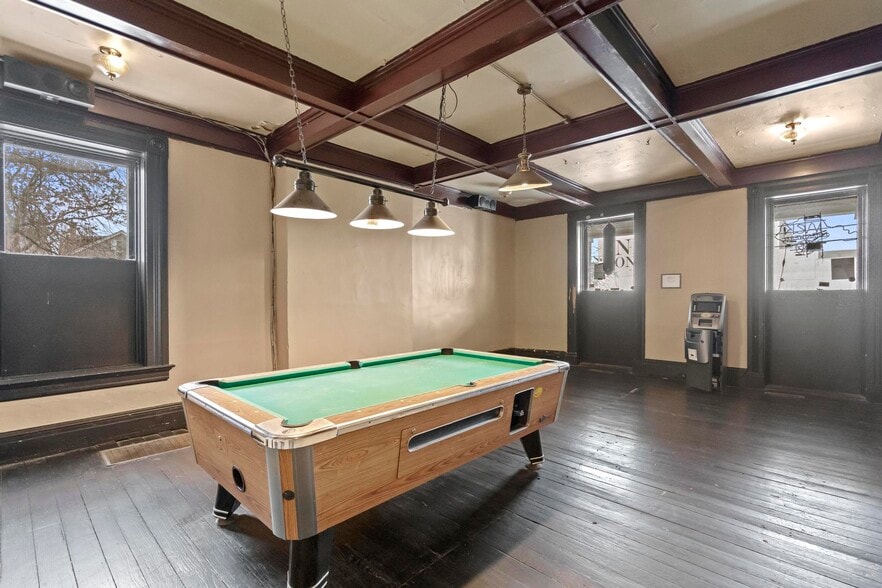 More Photos Of 24 E 3rd St, Newport Bar For Sale