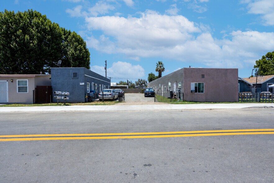More Photos Of 113 Hopkins Ave, Bakersfield Apartments For Sale