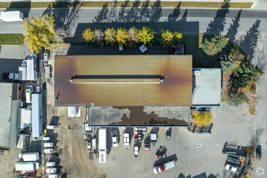 More Photos Of 5715 35th St SE, Calgary Manufacturing For Sale