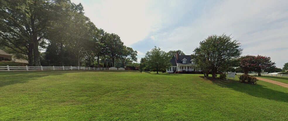 More Photos Of 105 Marshland Ln, Greer Hospitality For Sale