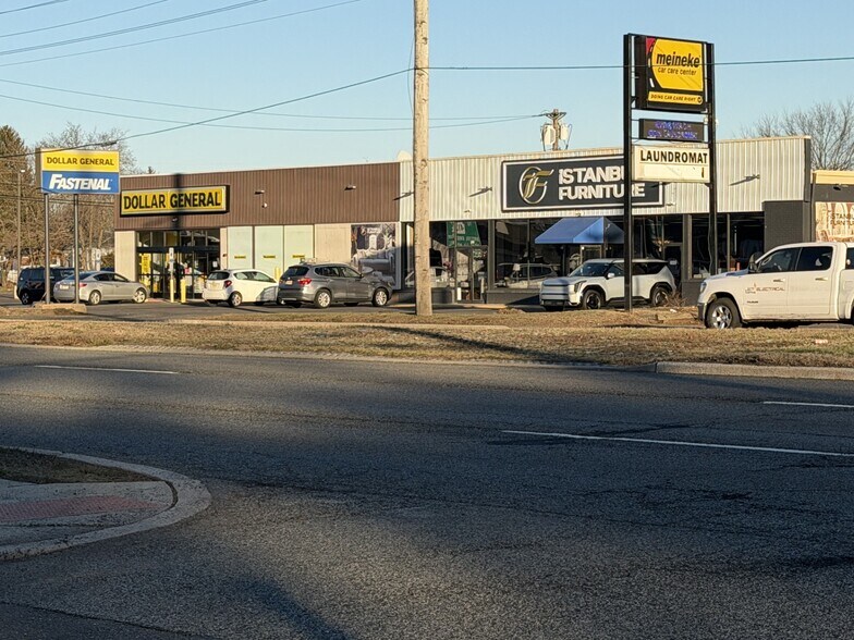 More Photos Of 919-921 W Route 130, Burlington Storefront For Sale