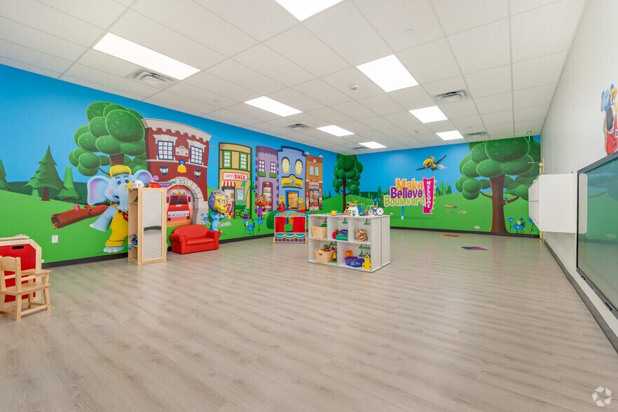 More Photos Of 120 Baize Blvd, Hickory Creek Freestanding For Sale