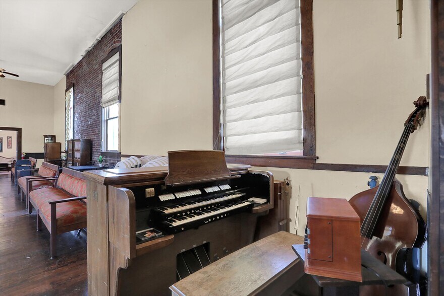 More Photos Of 111 S Walnut St, Edinburgh Theater Concert Hall For Sale