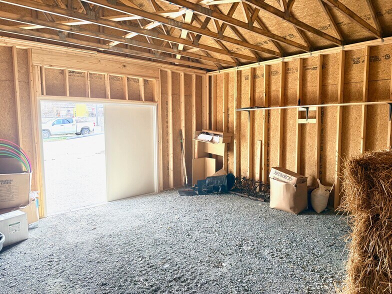More Photos Of 808-810 Progress Dr, Farmington Office For Sale