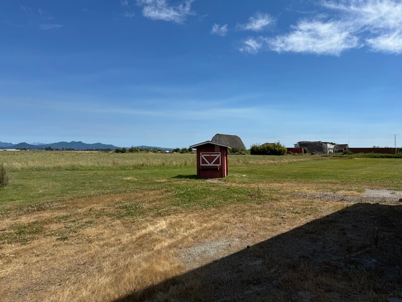 More Photos Of 14285 Laconner Whitney rd, Mount Vernon General Retail For Lease