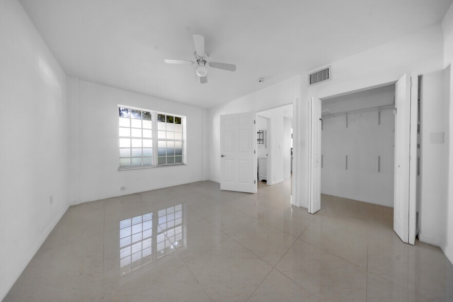 More Photos Of 236 NE 28th St, Miami Apartments For Sale