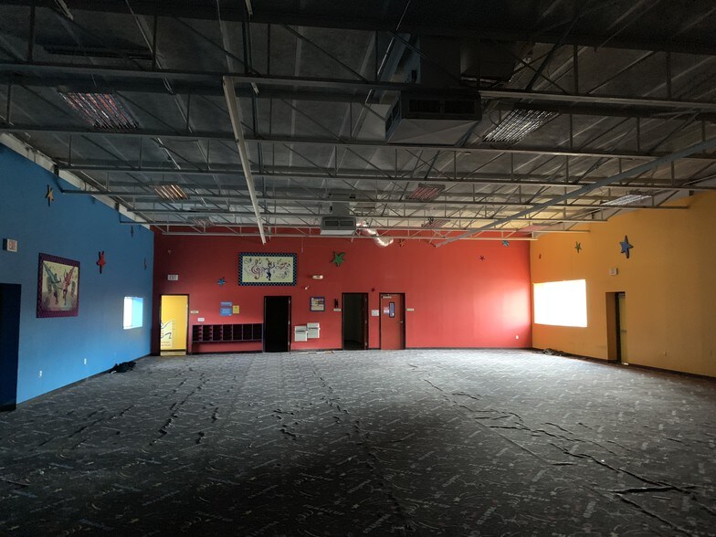 More Photos Of 6030 S Rice Ave, Houston Flex For Lease