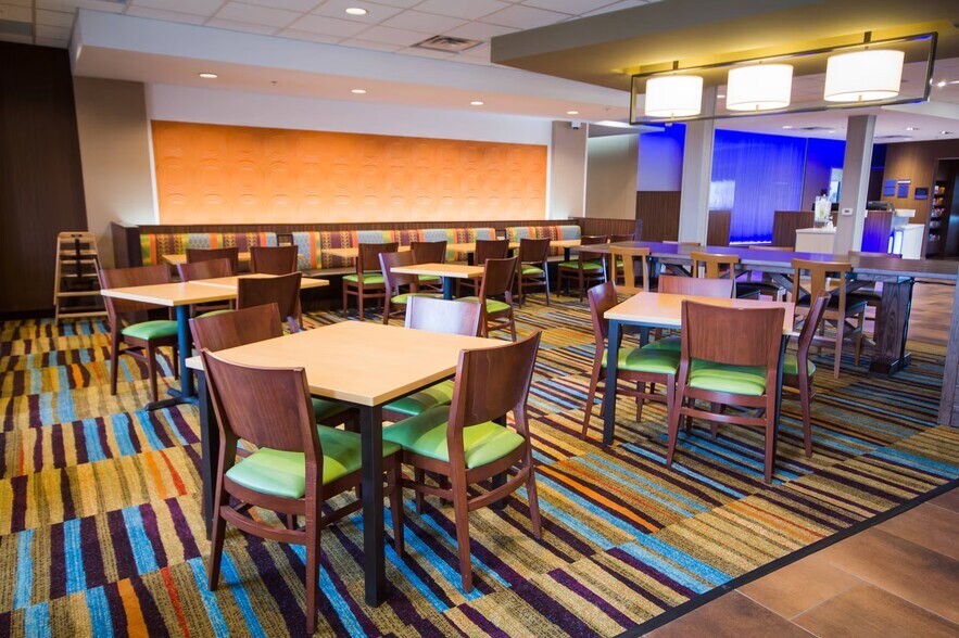 More Photos Of 948 Platte River Blvd, Brighton Hotel For Sale