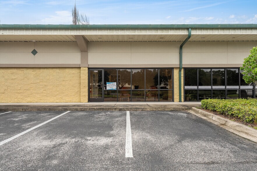 More Photos Of 310 Commerce Lake Dr, Saint Augustine Light Distribution For Lease