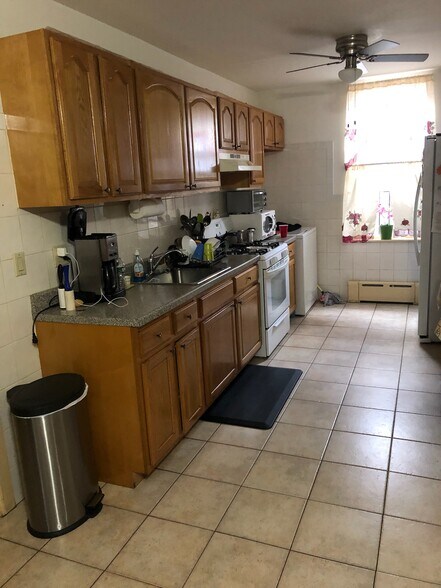 More Photos Of 5941 Linden St, Ridgewood Storefront Retail Residential For Lease