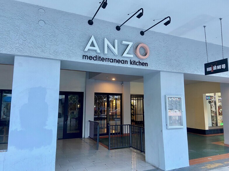 More Photos Of 330 Clematis St, West Palm Beach Storefront Retail Office For Sale