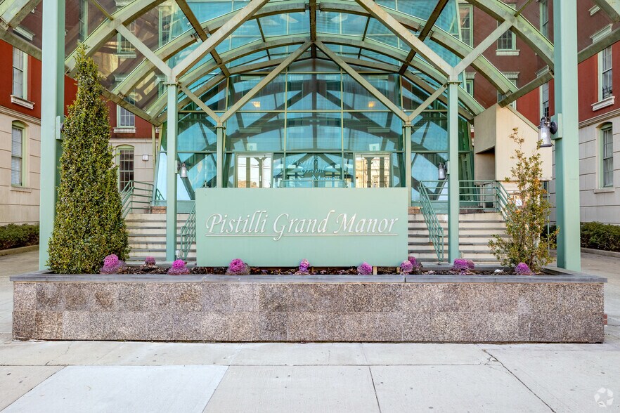 More Photos Of 4502 Ditmars Blvd, Astoria Apartments For Lease