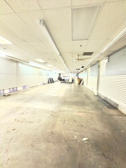 More Photos Of 318 Knickerbocker Ave, Brooklyn Apartments For Lease