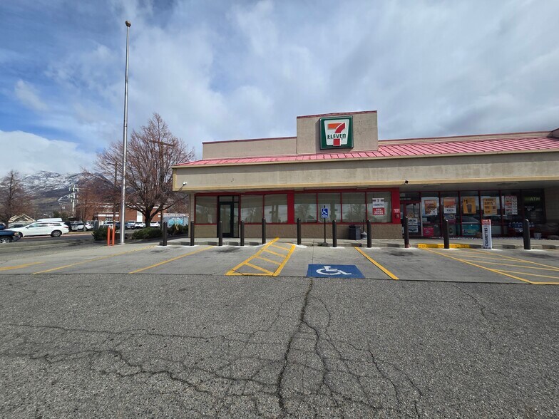 More Photos Of 25 S State St, Lindon Restaurant For Lease