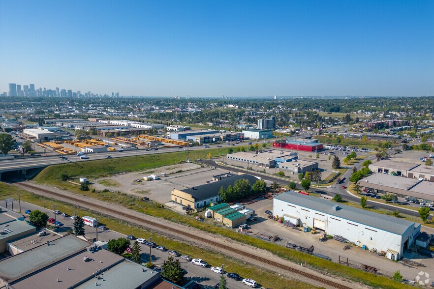 More Photos Of 4914 6th St NE, Calgary Warehouse For Sale