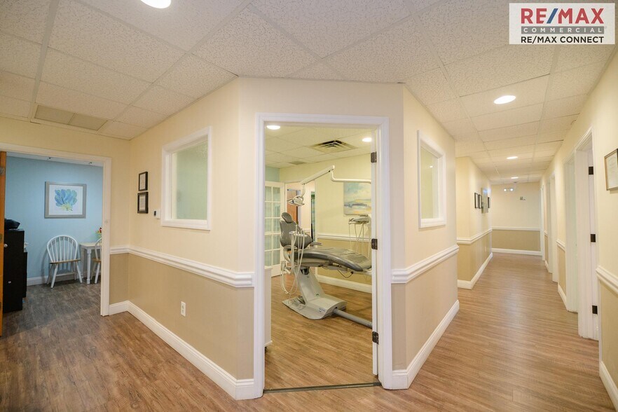 More Photos Of 401 Oyster Point Rd, Newport News Medical For Sale