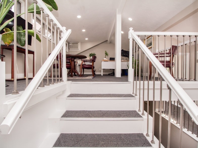 More Photos Of 4 Boyden Rd, Holden Office For Lease