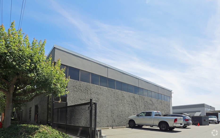 More Photos Of 1701-1711 Welch St, North Vancouver Unknown For Lease