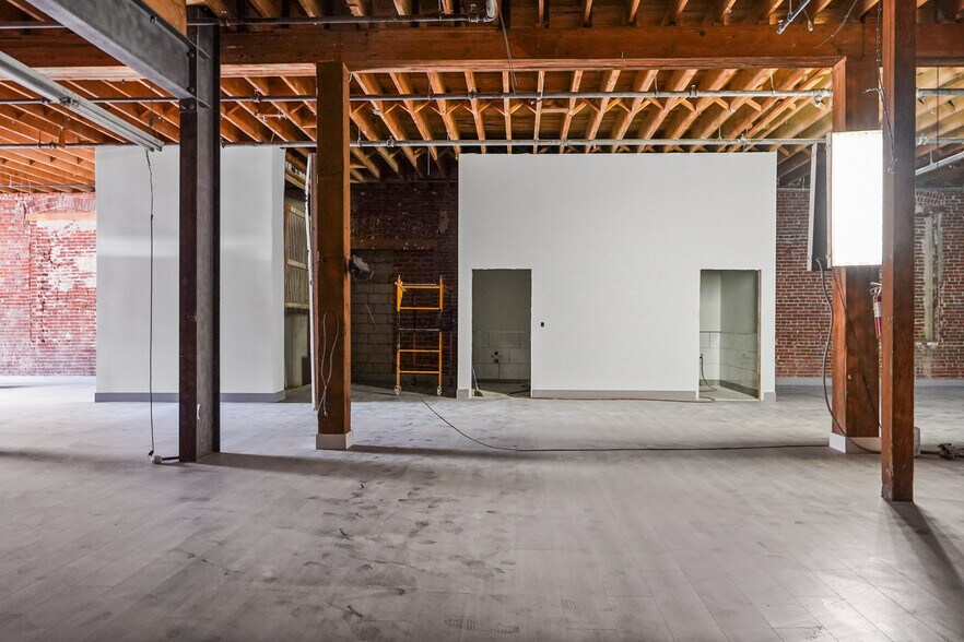 More Photos Of 3310 S Main St, Los Angeles Warehouse For Lease