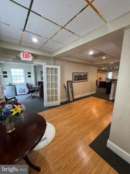 More Photos Of 7544 Holabird Ave, Dundalk Office For Sale