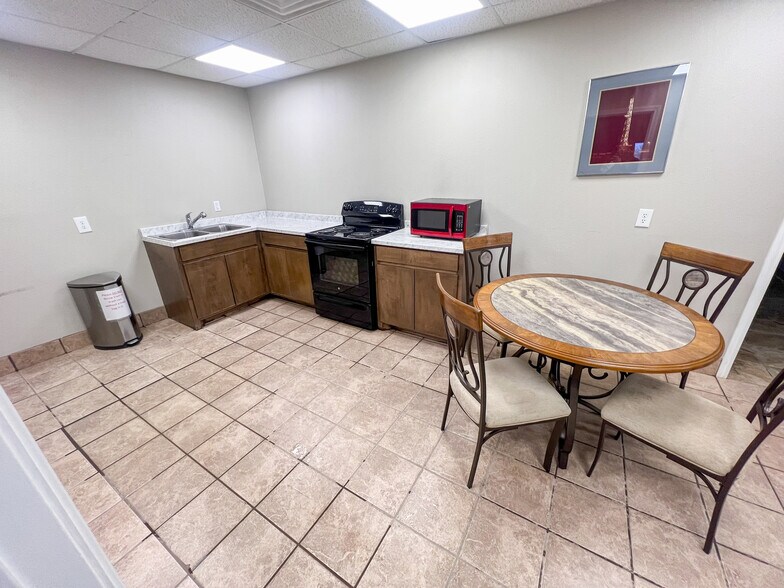 More Photos Of 6610 E Hwy 80 & 6618 E Hwy 80, Midland Industrial For Sale