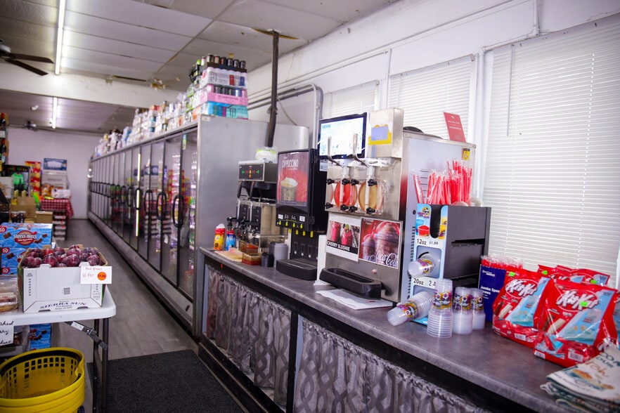 More Photos Of 9875 S Dixie Hwy, Erie Supermarket For Sale