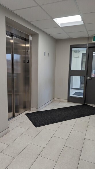 More Photos Of 700 York St, London Office For Lease