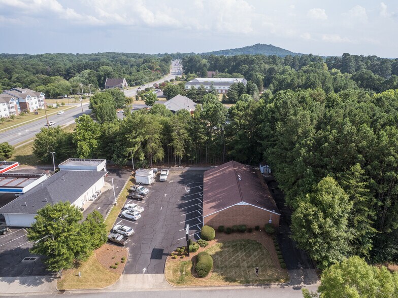 More Photos Of 621-625 Huntsman Ct, Gastonia Medical For Lease