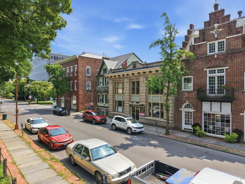 More Photos Of 44 Main St, Kingston Office For Lease
