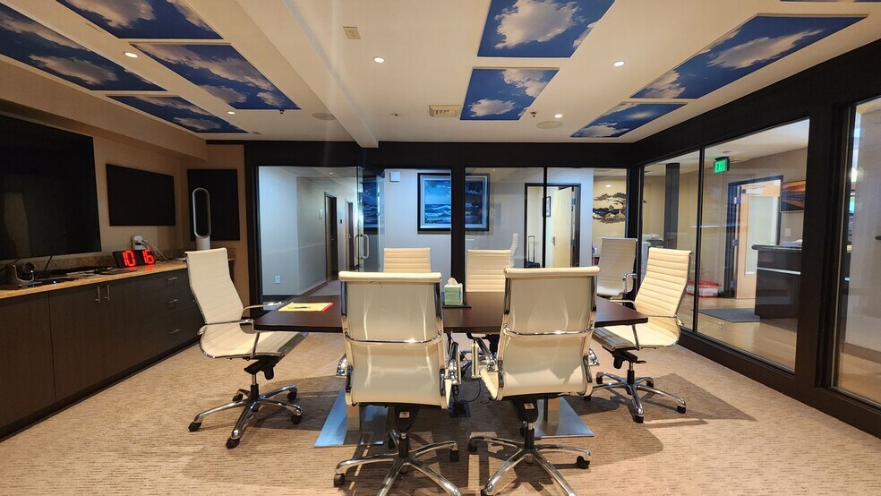 More Photos Of 4309 SW Oakridge Rd, Lake Oswego Medical For Sale