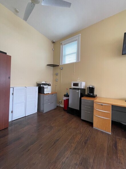 More Photos Of 121-123 Winthrop St, Medford Office For Sale