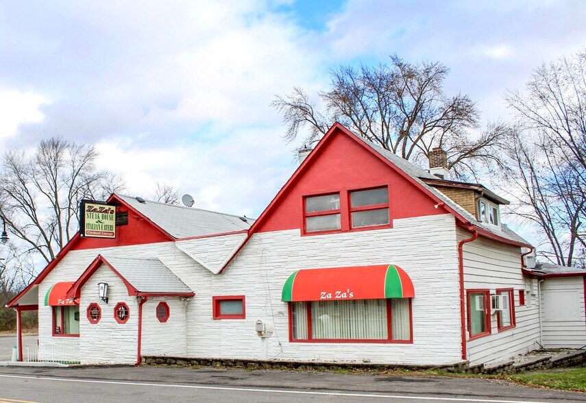 More Photos Of 69 Washington St, Fox Lake General Retail For Sale