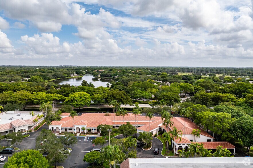 More Photos Of 9633 W Broward Blvd, Plantation Medical For Sale