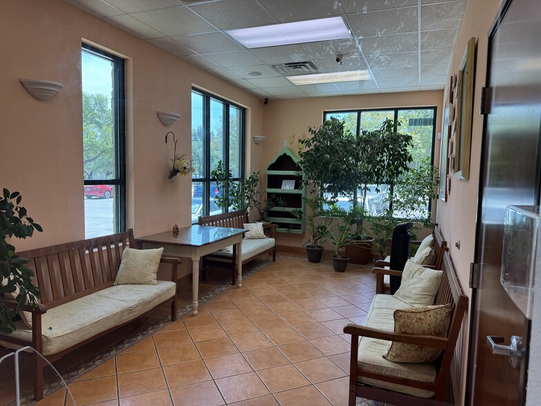 More Photos Of 16010 Park Valley Dr, Round Rock Medical For Lease