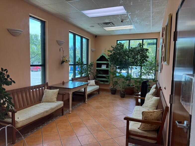 More Photos Of 16010 Park Valley Dr, Round Rock Medical For Lease