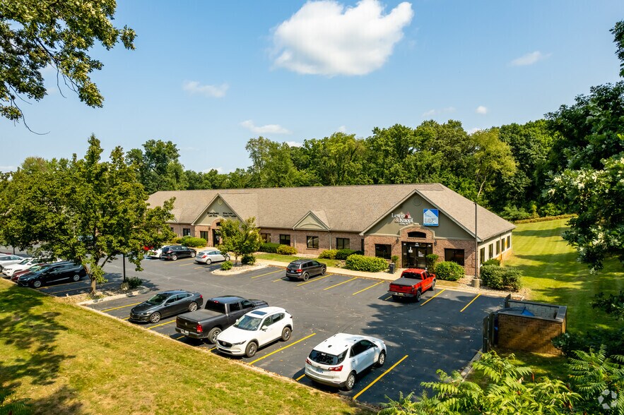 More Photos Of 1100 Torrey Rd, Fenton Medical For Lease