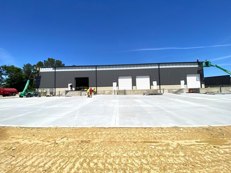 More Photos Of 150 Centrum Dr, Irmo Warehouse For Lease